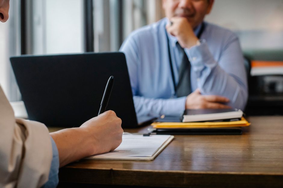 Arbeidsrett: Din guide til rettigheter og forpliktelser i arbeidsforhold
